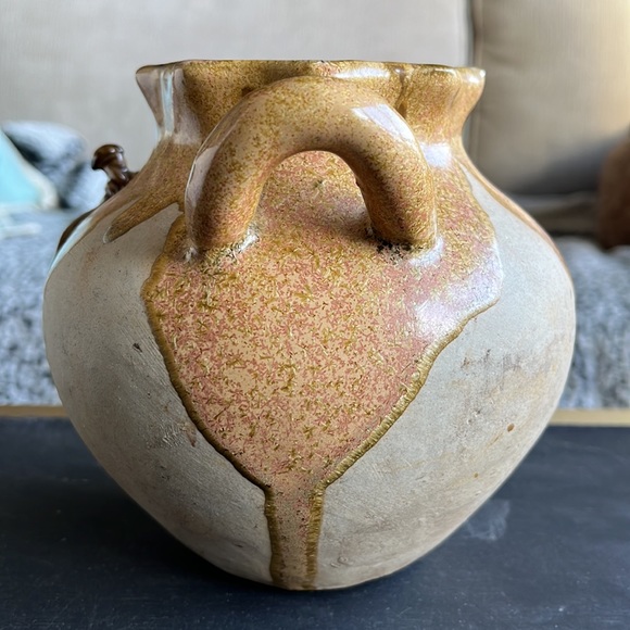 Earthenware pot with dragonfly detail marked 25 - Picture 2 of 9